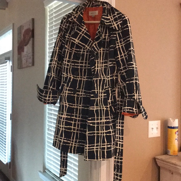 Beautifully lined blue & white rain coat - Picture 2 of 3